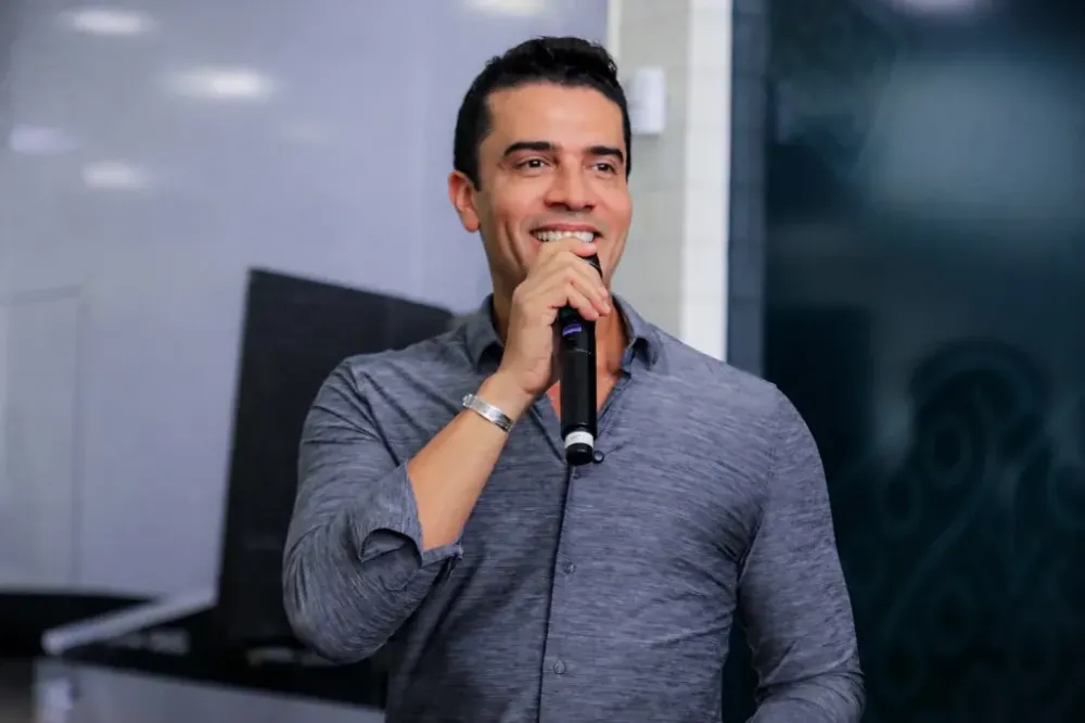 Rodrigo Pinheiro anuncia ônibus gratuitos aos domingos em Caruaru a partir do Dia dos Pais