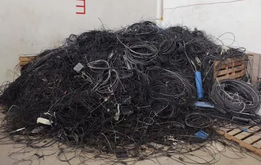 Neoenergia remove quase 300 toneladas de cabos irregulares em Pernambuco