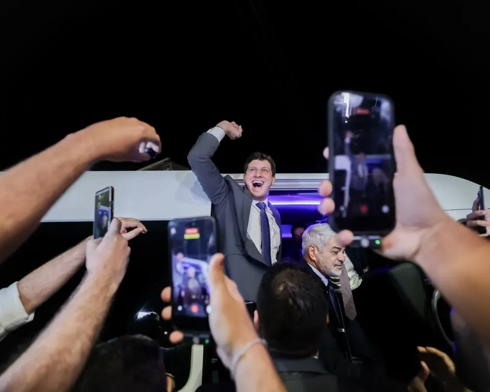João Campos recebe Título de Cidadão e defende integração da Região Metropolitana